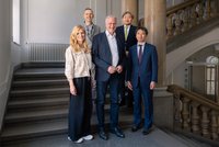 Rektor Peter Moser (mitte) und Univ.-Prof. Thomas Prohaska, Vizerektor für Lehre und Internationales (2.v.l.) sowie Dr.-ing. Susanne Feiel (International Relations and European University begrüßten den mongolischen Botschafter Tsengeg Mijiddorj (rechts vorne) in Leoben. Foto: © MUL/Tauderer