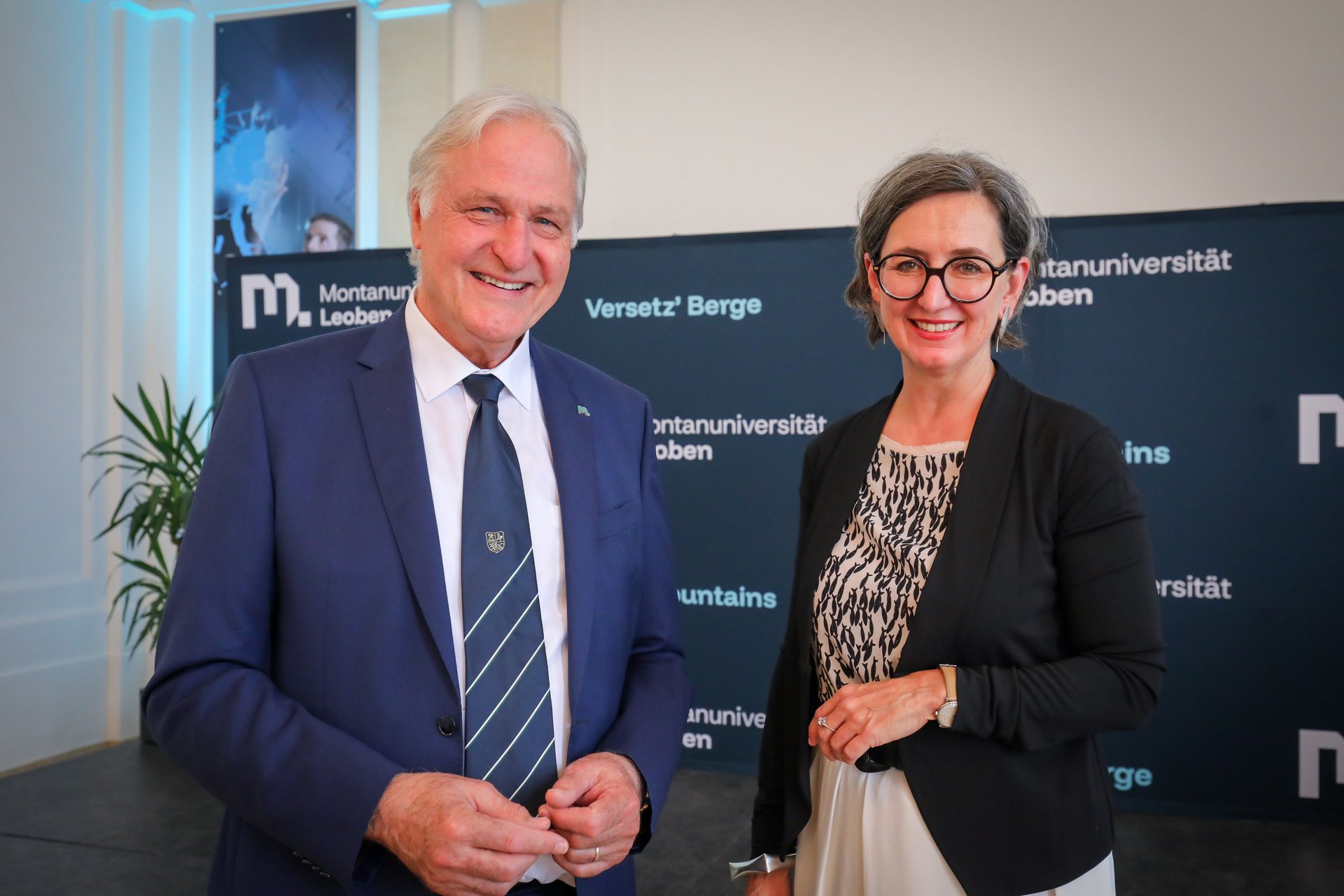 Rektor Peter Moser (l.) mit Univ.-Prof. Dr. Barbara Stelzl-Marx bei der heutigen Pressekonferenz. Foto: © Armin Russold.