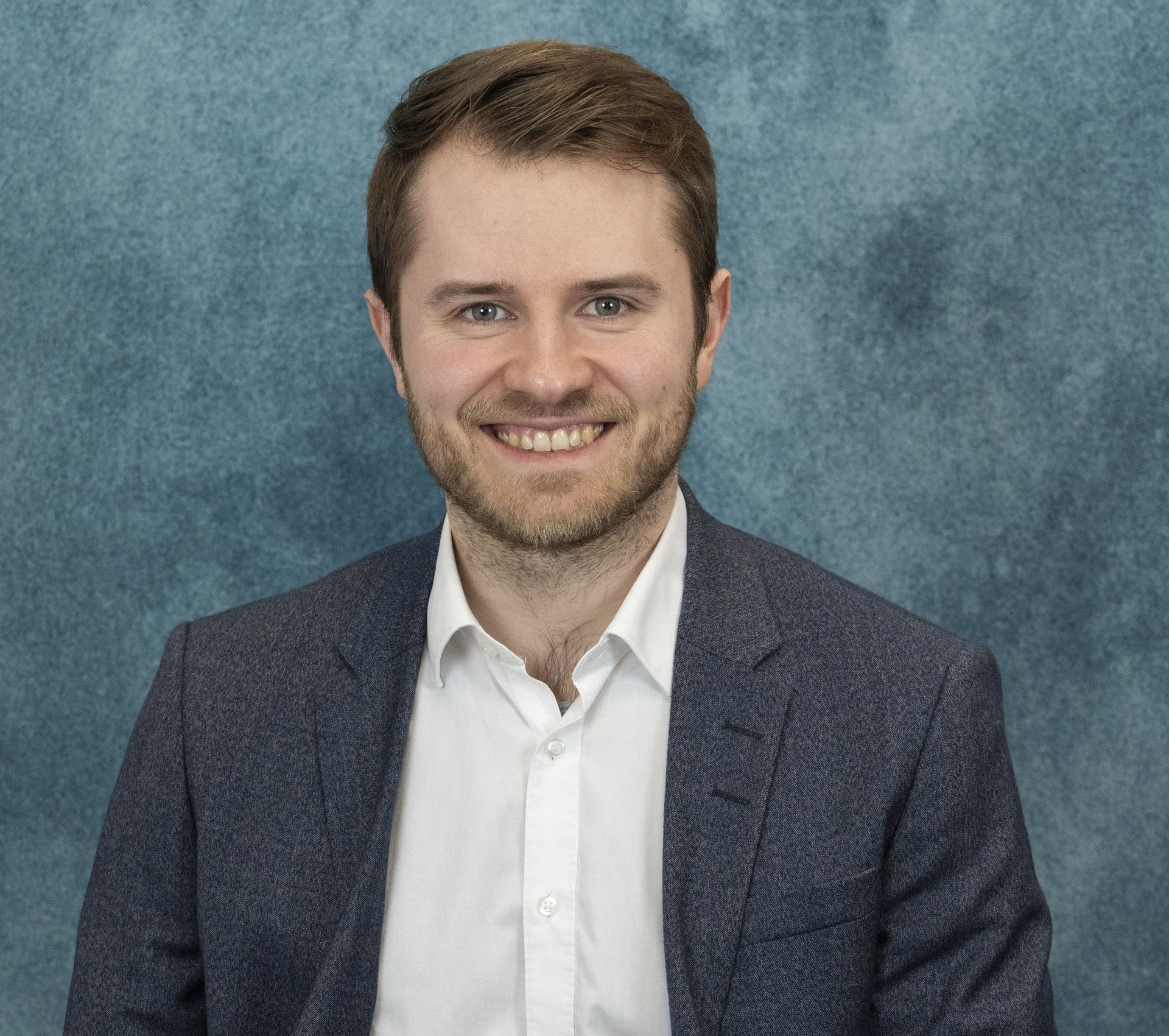 Im Zuge des Dissertationsprojektes von Dipl.-Ing. Lukas Schweiger (foto) ist es einem Forscherteam der Montanuniversität Leoben gelungen, Wasserstoff als nützliches Werkzeug für die Materialentwicklung zu nutzen. Foto: © Privat