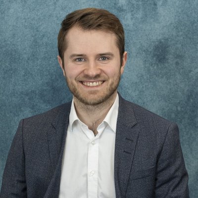 Im Zuge des Dissertationsprojektes von Dipl.-Ing. Lukas Schweiger (foto) ist es einem Forscherteam der Montanuniversität Leoben gelungen, Wasserstoff als nützliches Werkzeug für die Materialentwicklung zu nutzen. Foto: © Privat