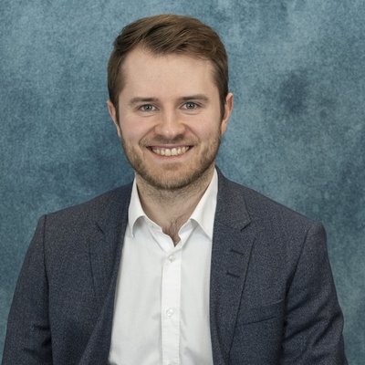 Im Zuge des Dissertationsprojektes von Dipl.-Ing. Lukas Schweiger (foto) ist es einem Forscherteam der Montanuniversität Leoben gelungen, Wasserstoff als nützliches Werkzeug für die Materialentwicklung zu nutzen. Foto: © Privat 