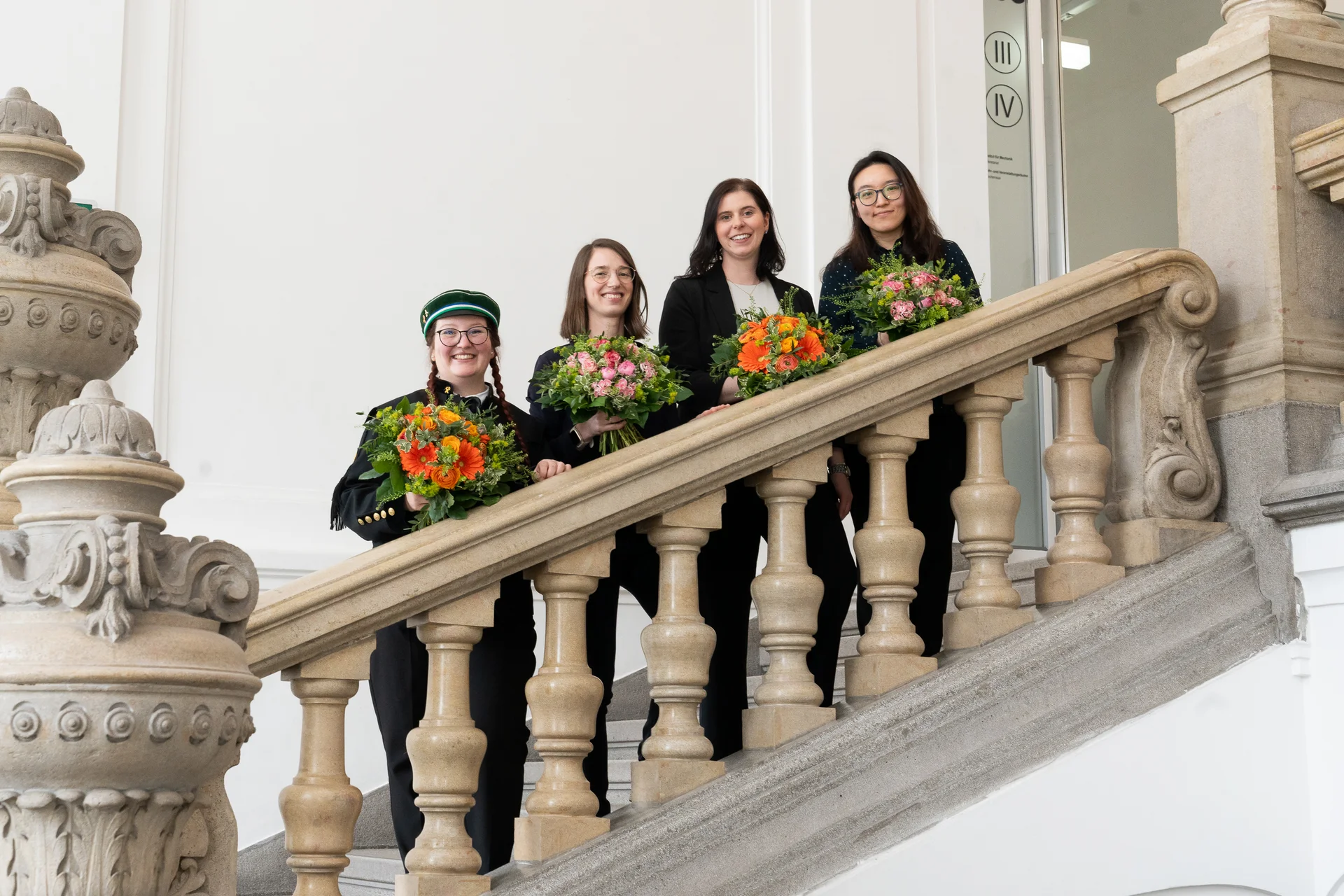 Die Preisträgerinnen des Wissenschaftspreises für Montanistinnen 2025: v.l.n.r. Elena Dvorak, BSc.(Kategorie Bakkalaureat), Mag. Dr. Alice Lassnig (Kategorie Postdoc), Dipl.-Ing. Magdalena Kirchmair (Kategorie Master) und Xiangyun Shi, MSc. (Kategorie Praedoc). Foto: © MUL/Tauderer 