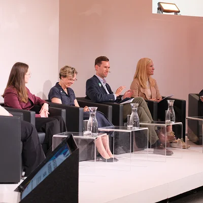 Dr. Susanne Feiel (Zweite von rechts) nahm an der Podiumsdiskussion im Wiener Museumsquartier teil. Foto: © USTP/Tabea Bender