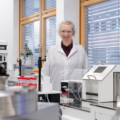 Assoz.Prof. Dip.-Ing. Dr.nat. Johanna Irrgeher, vom Lehrstuhl für Allgemeine und Analytische Chemie der Montanuniversität Leoben