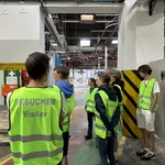 Die Teilnehmer*innen der CampDays 2025 an der Montanuniversität Leoben hören gespannt zu.