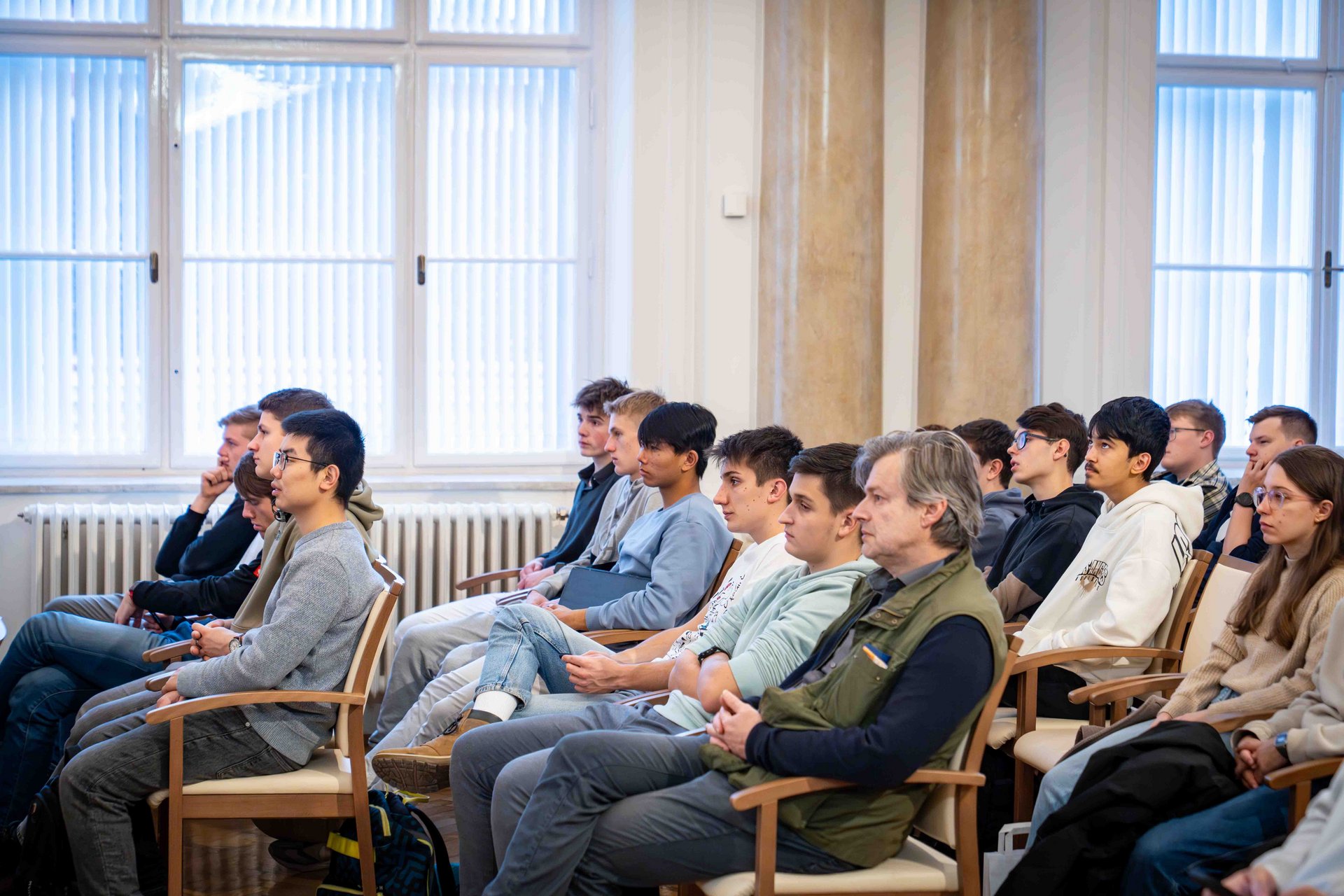 Unter den Teilnehmenden durften die Veranstalter auch zahlreiche Schülerinnen und Schüler aus Leoben begrüßen. 