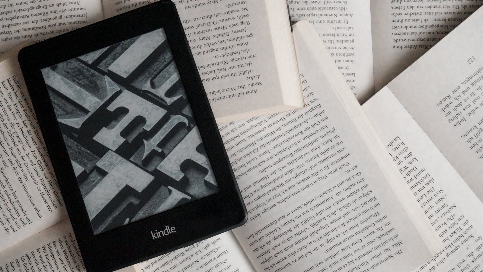 Nicht quadratisch, trotzdem praktisch und gut: ein E-Reader. Kindle