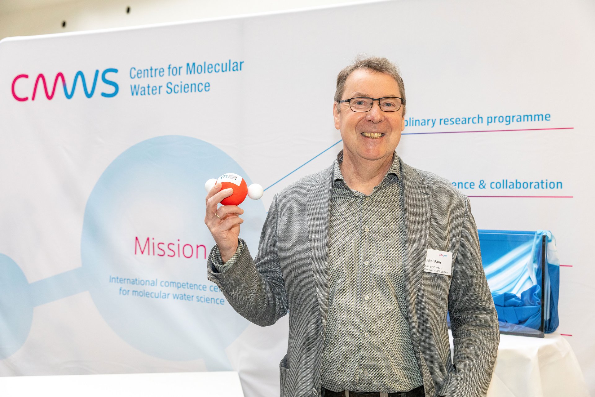 Univ.-Prof. Dr. Oskar Paris, Leiter des Lehrstuhls für Physik, nahm an der feierlichen Inauguration des Center for Molecular Water Science (CMWS) in Hamburg teil. Foto: © Privat