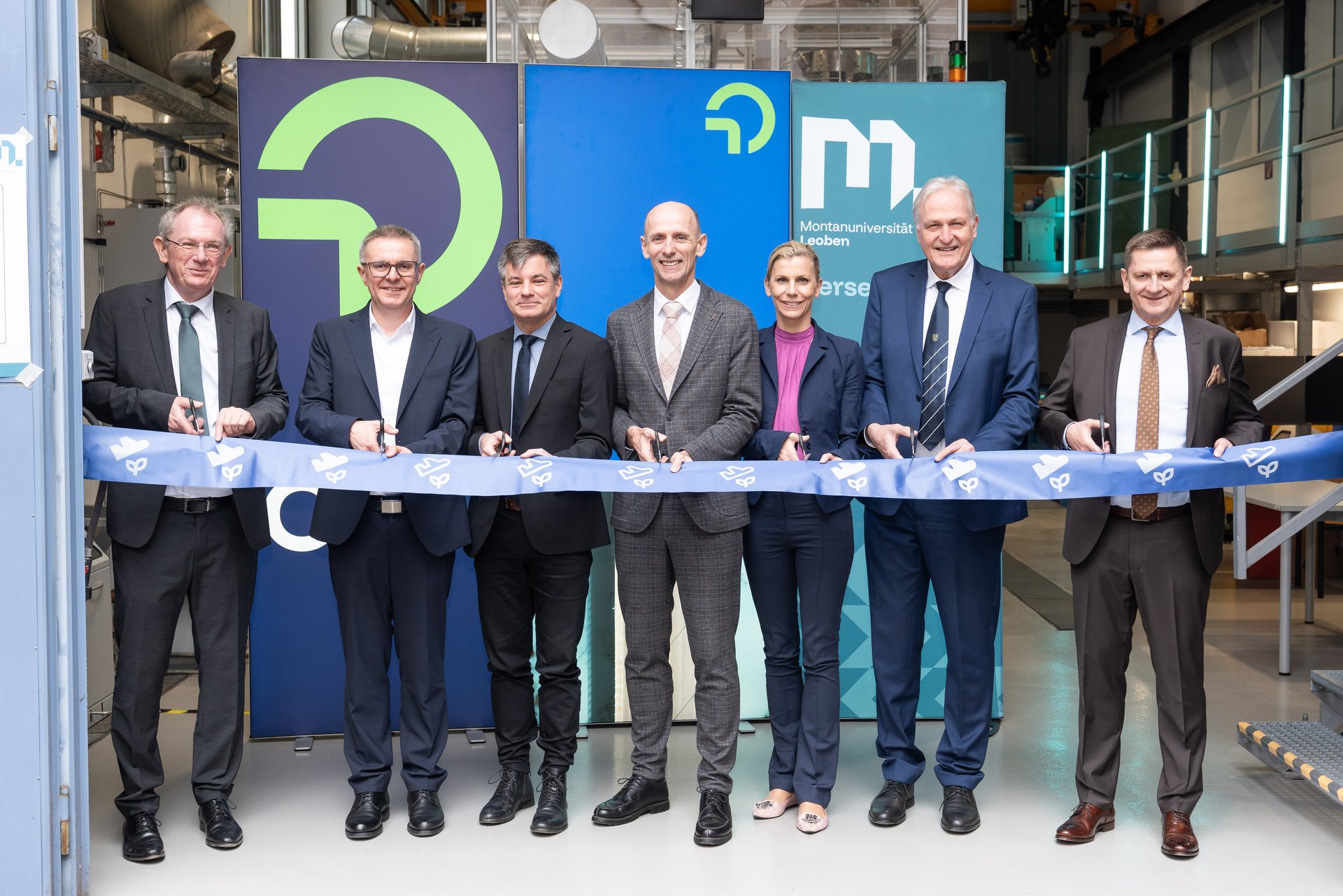 Univ.-Prof. Markus Lehner (Montanuniversität Leoben), Andreas Leitner (OMV SVP Innovation & Technology), Abgeordneter zum Nationalrat Wolfgang Moitzi, Wirtschafts- und Forschungslandesrat Willibald Ehrenhöfer, Gudrun Kollmitzer (OMV VP Business & Digital Transformation) Rektor Peter Moser (Montanuniversität Leoben) und Bürgermeister der Stadt Leoben Kurt Wallner. Foto: © MUL/Harald Tauderer