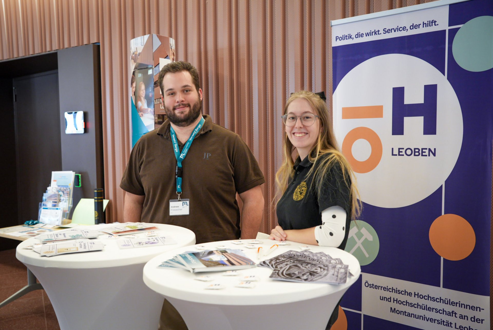 Studienberatung, Workshops und Campus-Führungen warten auf dich beim Info-Tag. Foto: © MUL Mitarbeitende der ÖH Leoben am Info-Tag.