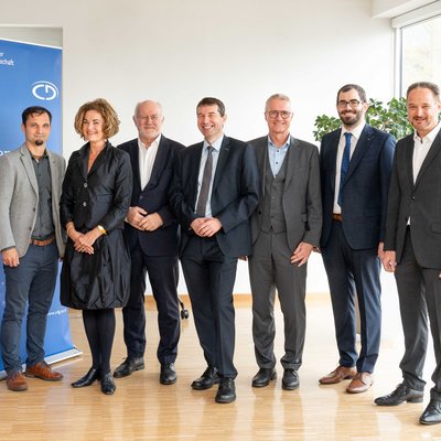  v.l. Thomas Rumetshofer (Borealis), MR Dr. Ulrike Unterer, Vizepräsidentin der CDG, Univ.-Prof. Dr. Josef Eberhardsteiner (TU Wien), Helmut Antrekowitsch, Vizerektor für Forschung und Nachhaltigkeit (Montanuniversität Leoben), Armin Hessenberger (Poloplast GmbH), Dr. Florian Arbeiter (Montanuniversität Leoben), Franz Fuchs (Pipelife Austria GmbH) bei der offiziellen Eröffnung des neuen CD-Labors "ImReMat". Foto: © MUL/Tauderer