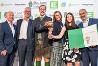 Gewinnerinnen und Gewinner Rubrik Forschung von links: Rubrikpate Christian Purrer (Energie Steiermark), Harald Raupenstrauch, Stefan Windisch-Kern, Alexandra Holzer (Team Montanuniversität Leoben), Aida Hartleb und Raul Estrada Vazquez (Team FH JOANNEUM)