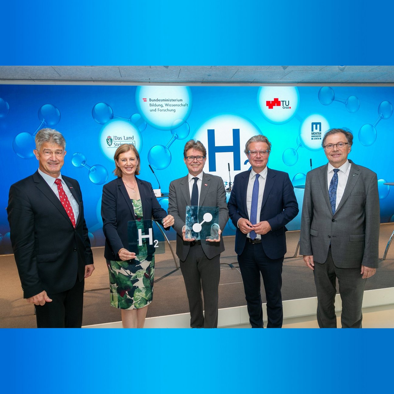 Rector Harald Kainz, LR Barbara Eibinger-Miedl, Minister Martin Polaschek, LH Christopher Drexler und Rector Wilfried Eichlseder (v.l.) © TU Graz/Frankl 