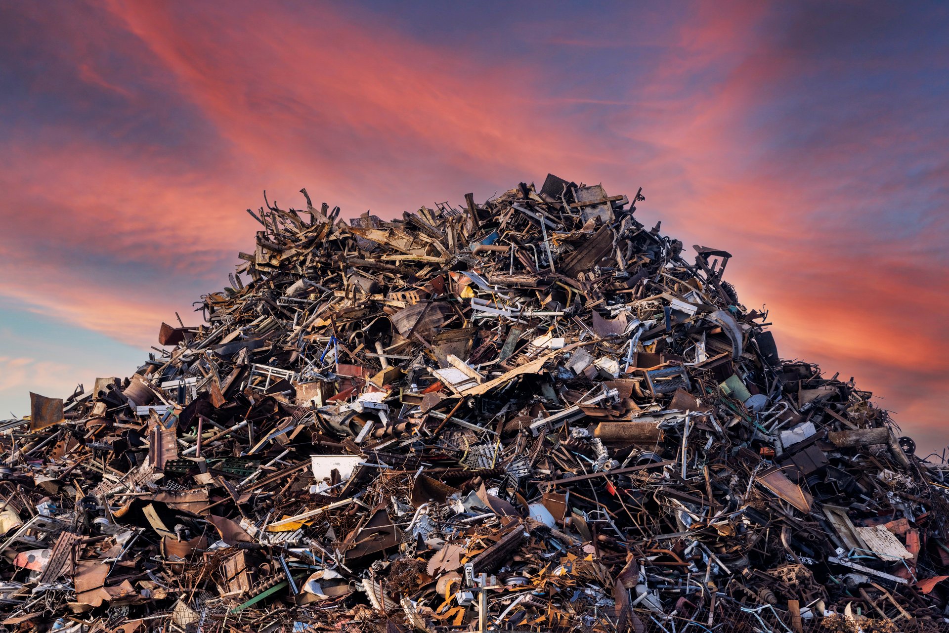 Hochwertiger Schrott spielt in der metallverarbeitenden Industrie eine große Rolle. (Bild: Adobe Stock / Ronstik)