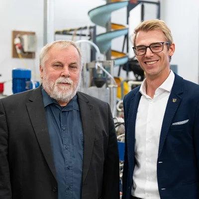 Univ.-Prof. Dr. Nikolaus Sifferlinger (li.) und Dr. Eric Fimbinger beschäftigen sich mit Sicherheitsaspekten im Untertagebau. (Credit: MUL/Tauderer)