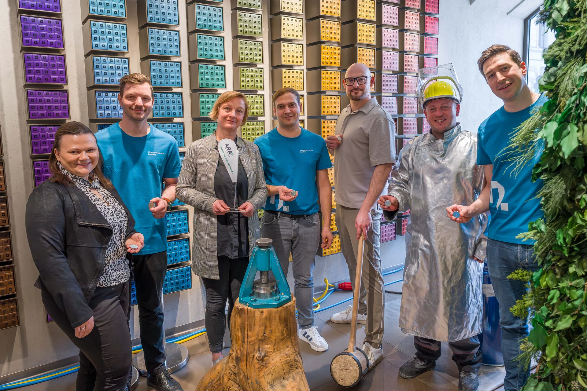 Das Team des LS Nichteisenmetallurgie bei der Vorführung des Recyclingprozesses in Graz. Foto: © MUL/Tauderer