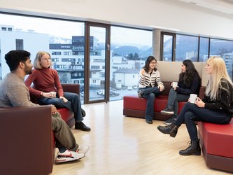 Internationale Mitarbeiter an der MUL.