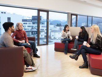 Internationale Mitarbeiter an der MUL.