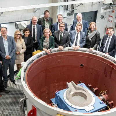 Im Beisein zahlreicher Ehrengäste wurde am Donnerstag, den 17. Oktober 2024 das neue Forschungszentrum für Wasserstoff und Kohlenstoff in Leoben-Leitendorf feierlich eröffnet. Foto: MUL/Tauderer 