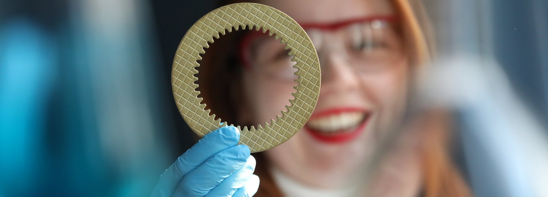 A female researcher in the laboratory.