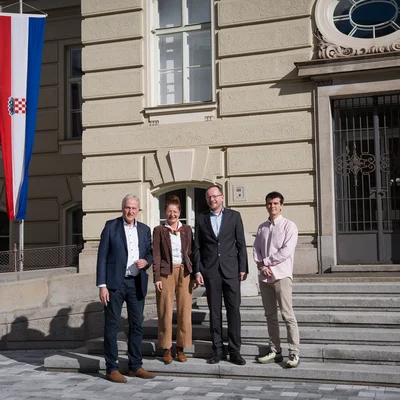 v.l.n.r.: Rektor Peter Moser, Prof. Dr. Sibila Borojevic Sostaric (Universität Zagreb), Ass.-Prof. Vječislav Bohanek (Universität Zagreb) und Dipl.-Ing. Manuel Labrador Ortega vom RIC Leoben (Resources Innovation Center Leoben). Foto: © MUL/Schnehen. 