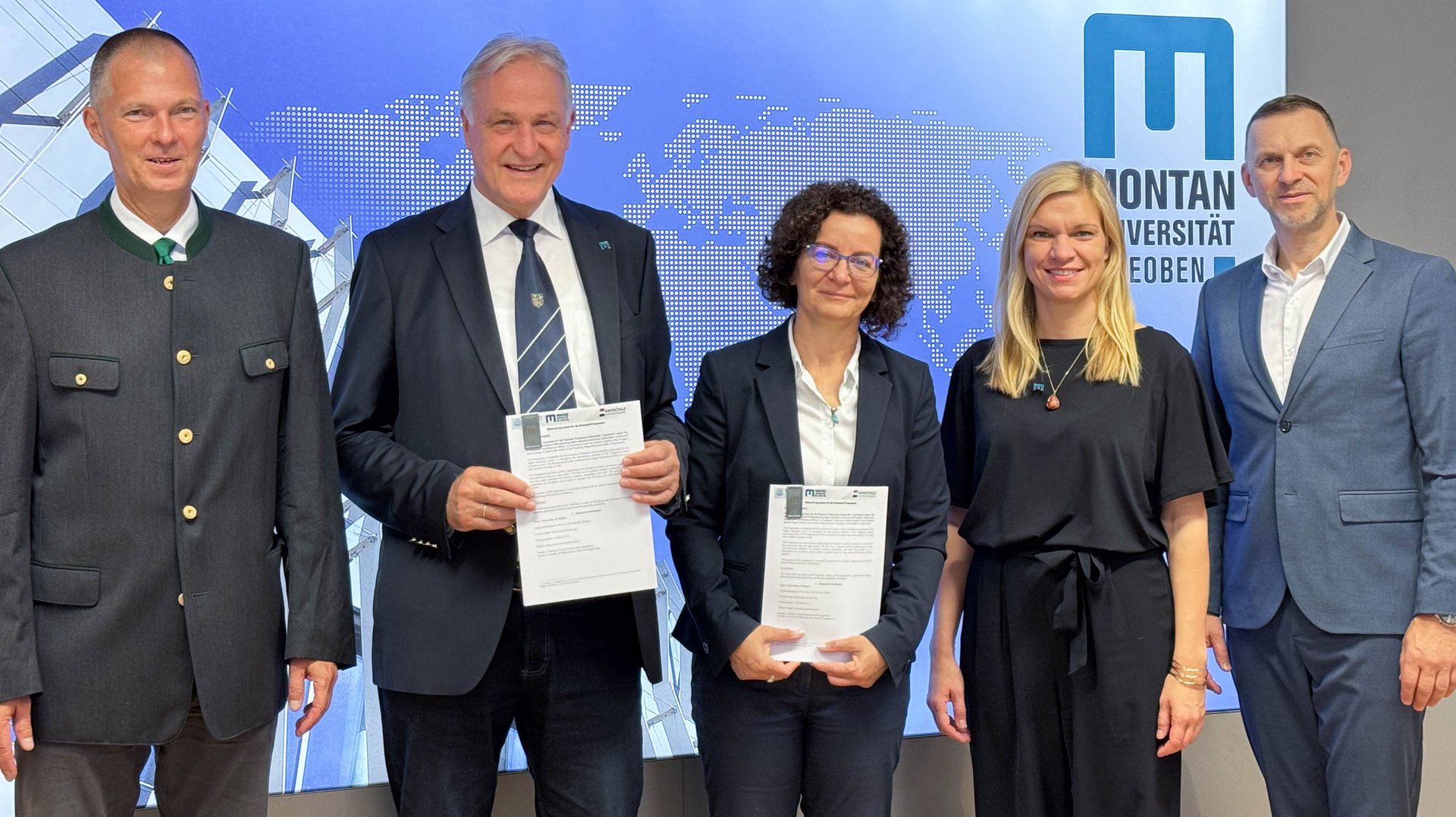 Vizerektor Peter Szucs (Universität Miskolc), Rektor Peter Moser (Montanuniversität Leoben), Rektorin Zita Horváth (Universität Miskolc), Dr. Susanne Feiel, (International Relations/Montanuniversität Leoben) und Vizerektor Thomas Prohaska (Montanuniversität Leoben).