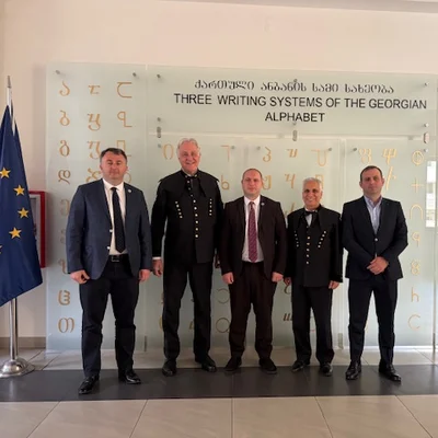 Rektor Peter Moser (2.v.l) und Prof. Riyz Kharrat (2.v.r.) bei ihrem Besuch in Georgien. Foto: © Privat