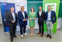 Manfred Burdis (Kommunalkredit Austria AG), Martin Graf (Energie Steiermark AG), Karoline Moser (Moderation), Thomas Kienberger (Montanuniversität Leoben) und Karlheinz Rink (IV Steiermark) haben die Ergebnisse des Masterplans grüne Energie 2040 im Rahmen des 8. Energiewirtschaftlichen Kolloquium diskutiert. 