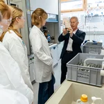 Schüler im Labor der Montanuniversität, TU Leoben.