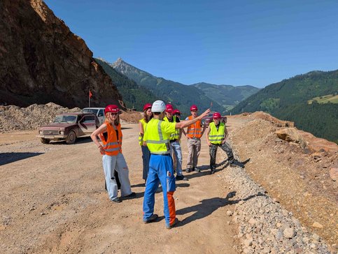 Participants in the 2025 CampDays at the Technical University of Leoben listen intently.