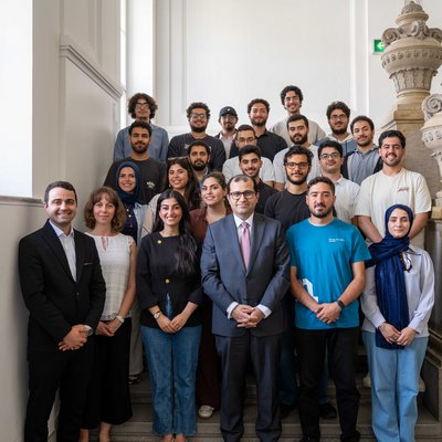 Der jordanische Botschafter Mohammed Sameer (vorne 4.v.l.) gemeinsam mit einer Gruppe jordanischer Studierender an der Montanuniversität Leoben. Foto: © MUL/Tauderer