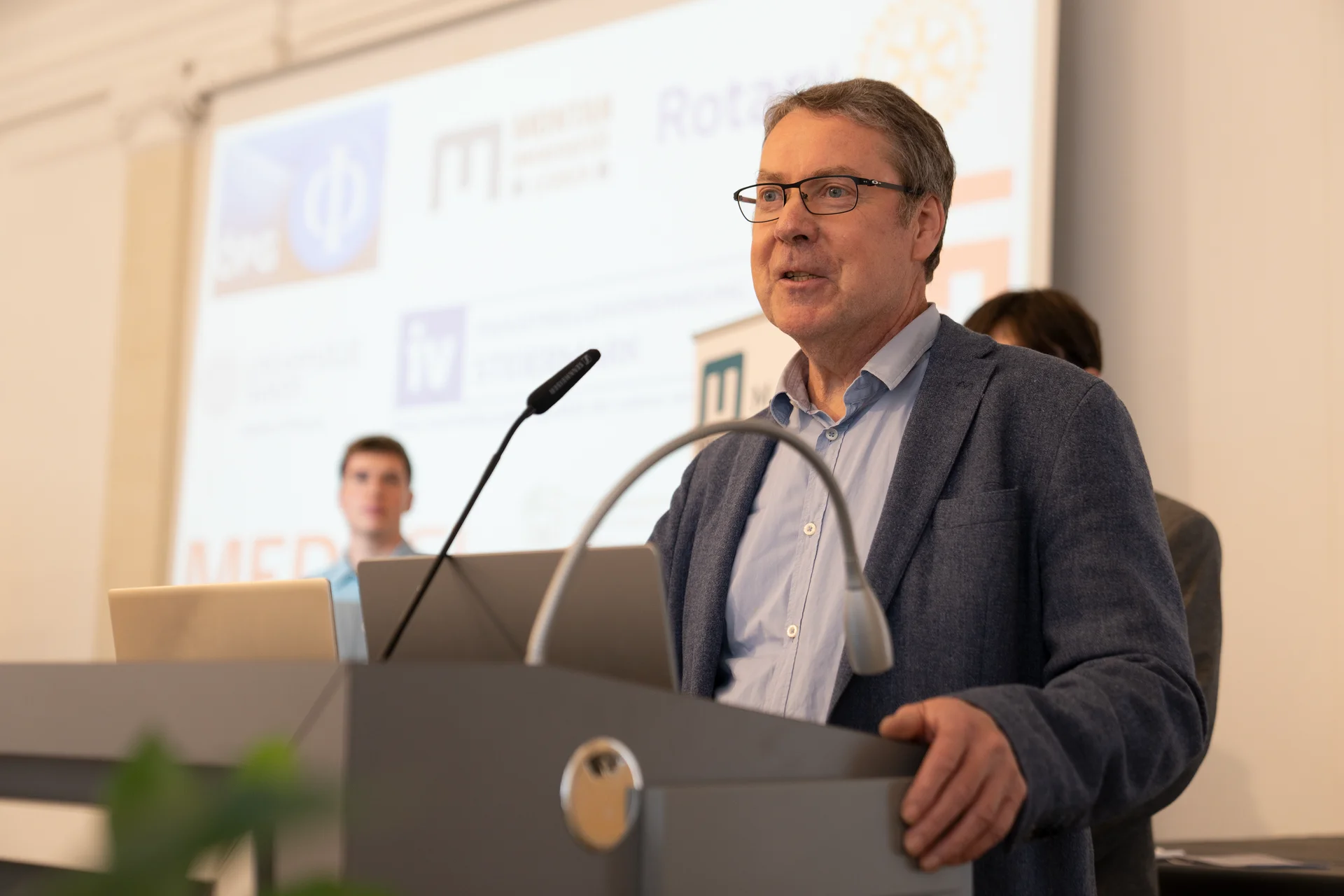 Univ.-Prof. Mag. et. Dr.rer.nat. Oskar Paris, Leiter des Lehrstuhls für Physik an der Montanuniversität Leoben hielt die Eröffnungsansprache. Foto: ©  MUL/Schnehen