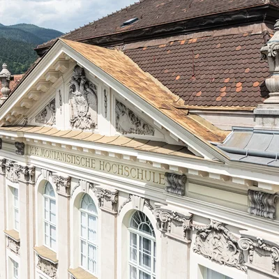 Der obere Abschnitt des Hauptgebäudes der Montanuniversität Leoben.