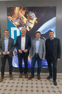 v.l.n.r.: Univ.-Prof. Frank Melcher, Rektor Peter Moser, Ass.-Prof. Dr. Dietmar Gruber und Vizerektor Helmut Antrekowitsch. Foto: © Privat. 