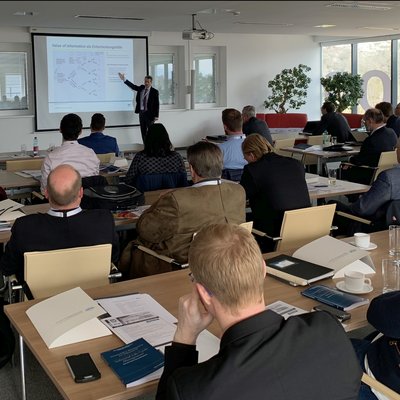 Vortrag beim 8. SMI-Kongress im Seminarraum des IZW