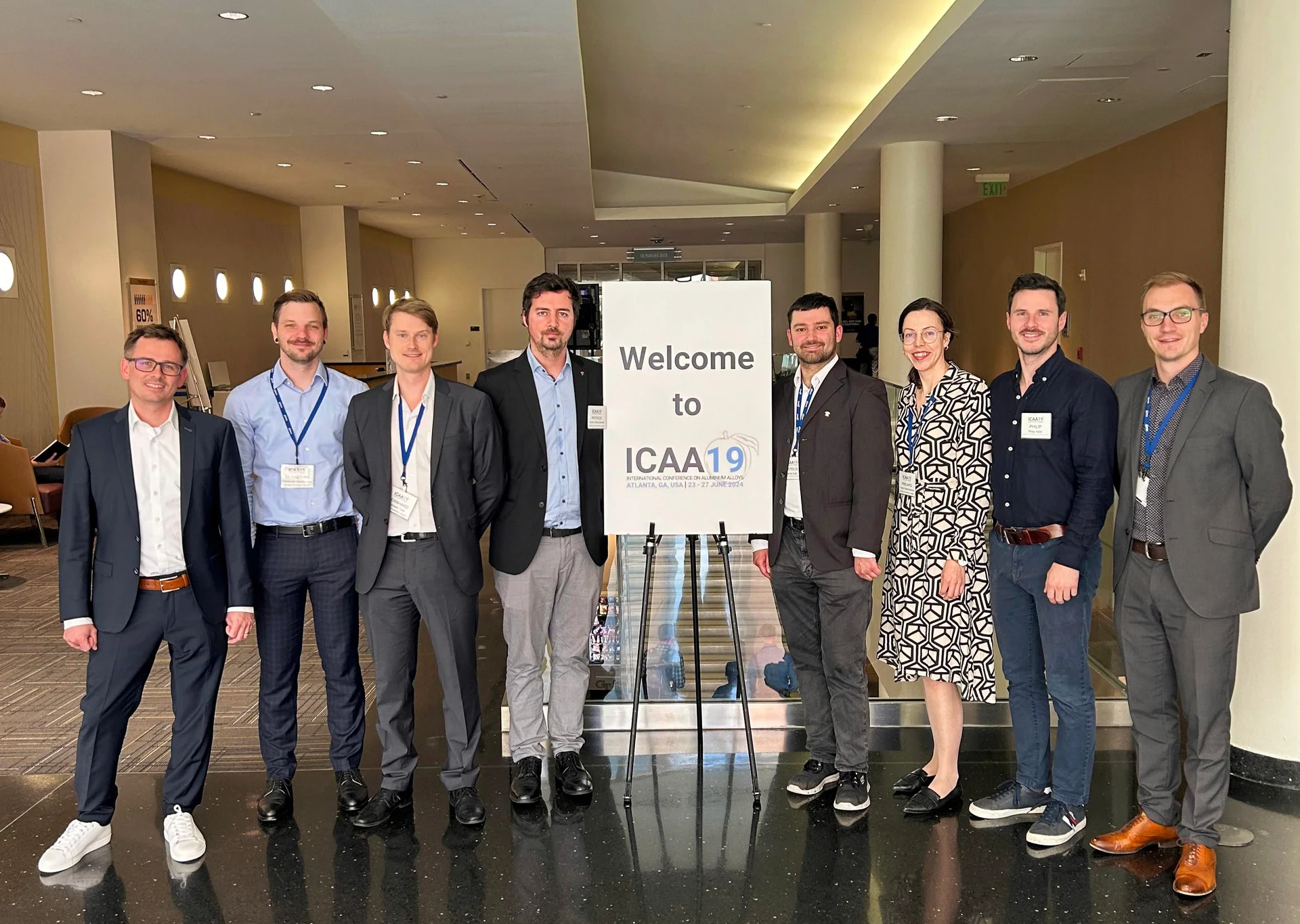 Univ.-Prof. Stefan Pogatscher (1 v. l.), Dipl.-Ing. Sebastian Samberger (2 v. l.) und das Metallurgie Team waren mit insgesamt acht Vorträgen bei der ICAA-Konferenz vertreten. Foto: © Department Metallurgie