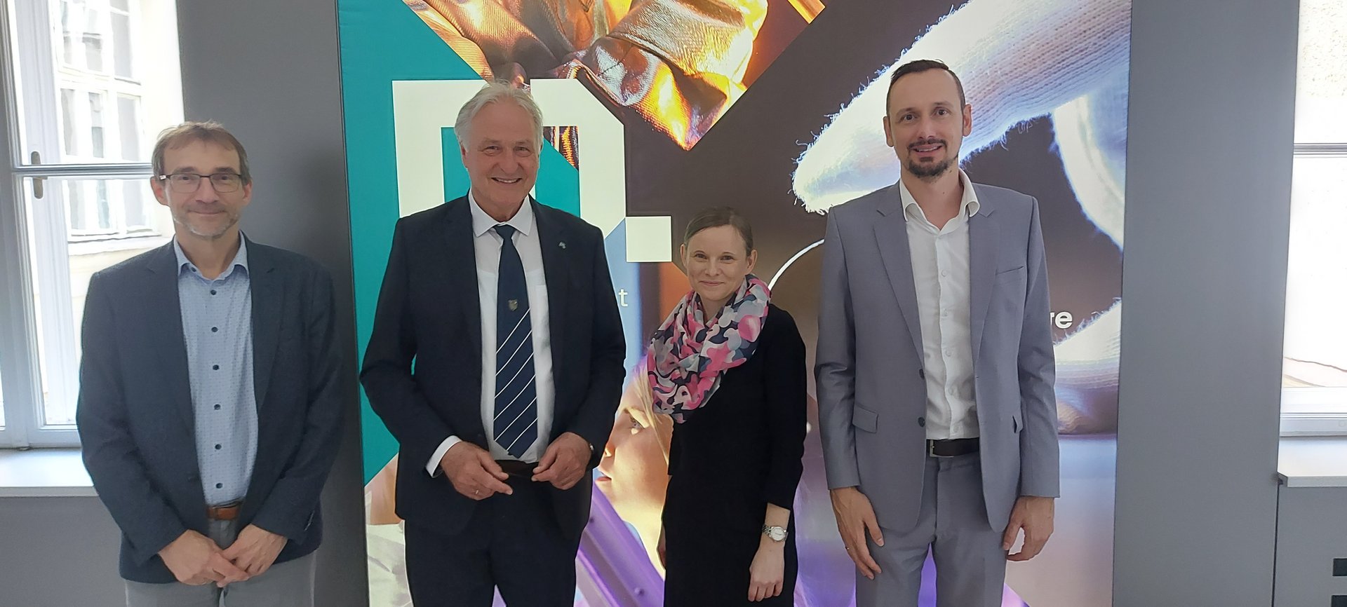 v.l.n.r.: Univ.-Prof. Frank Melcher, Rektor Peter Moser, Ass.-Prof. Dr. Sandra Schlögl und Univ.-Prof. Dr. Thomas Grießer. Foto: © MUL