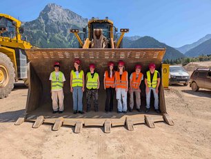  Die Teilnehmer*innen der CampDays 2025 an der Montanuniversität Leoben hören gespannt zu.
