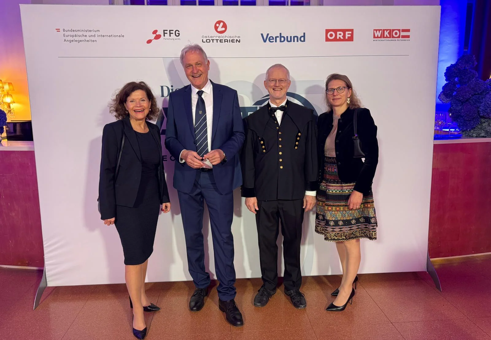 v.l.n.r.: Vizerektorin für Marketing und Stakeholder Management, Christina Holweg; Rektor Peter Moser; Univ.-Prof. Roland Pomberger, Leiter des Lehrstuhls für Abfallverwertungstechnik und Abfallwirtschaft und Vizerektorin für Finanzen und Infrastruktur, Manuela Raith. Foto: © Privat.