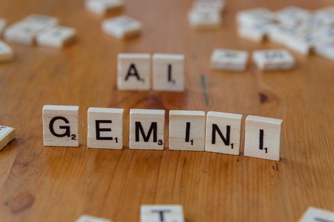 Bild mit Buchstaben AI GEMINI