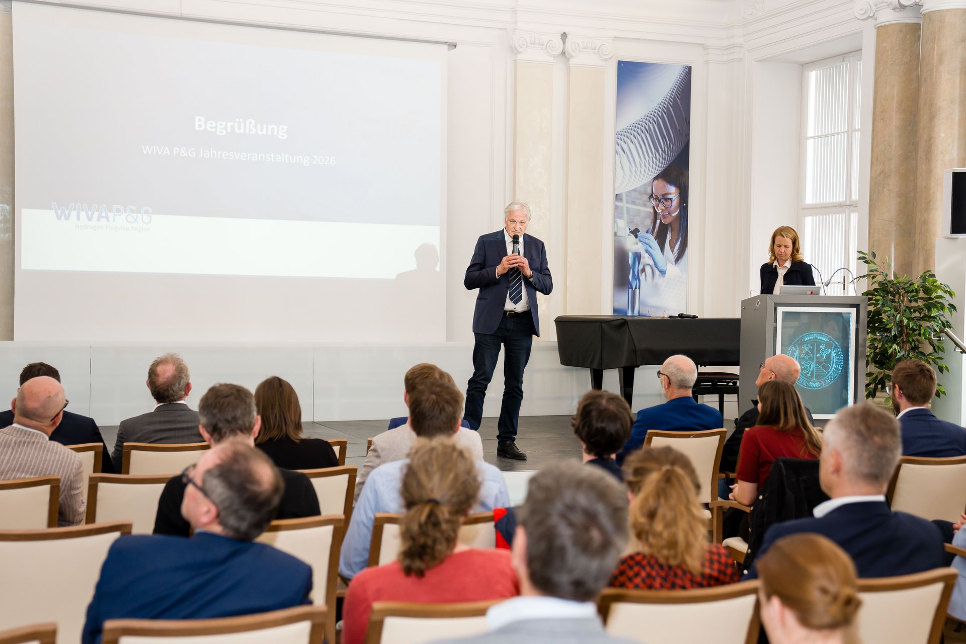 Rektor Peter Moser bei der Begrüßungsansprache im Rahmen der Veranstaltung. Foto: © MUL/Tauderer