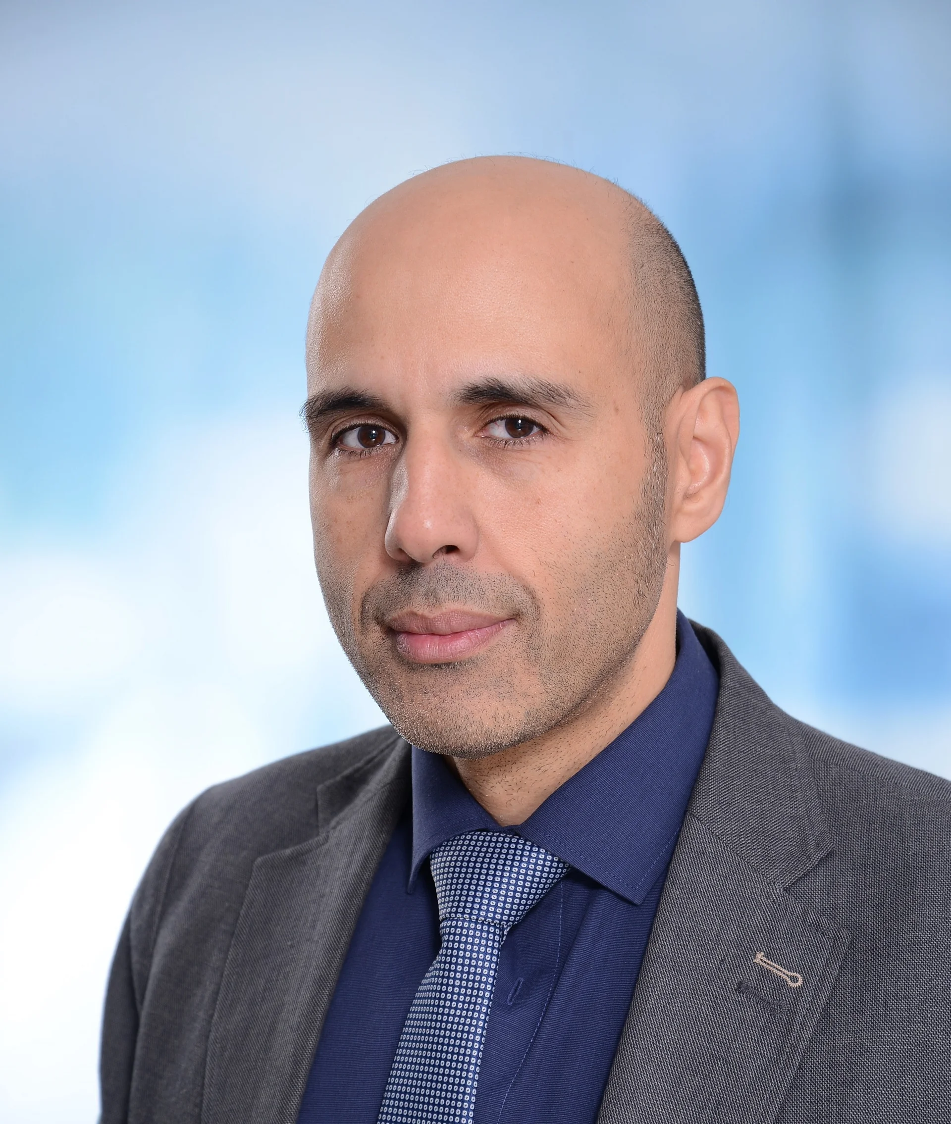 Porträtfoto von Univ.-Prof. Dr. Abdellah Kharicha.