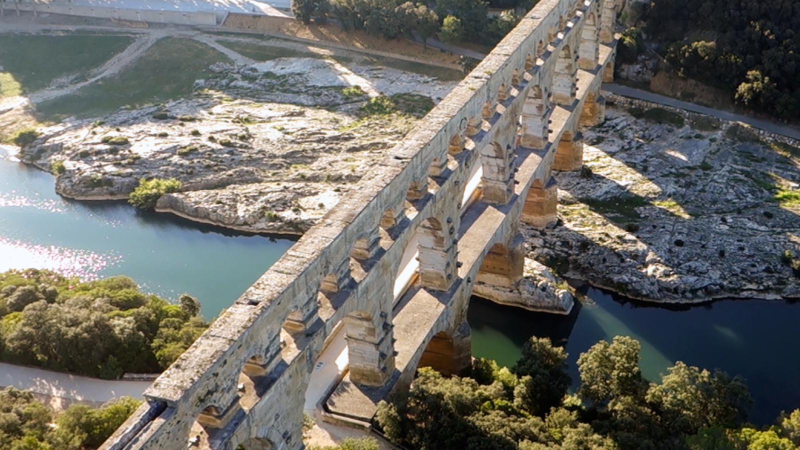 Das beinahe 50 Meter hohe Aquädukt „Pont du Gard“ überspannt ein Tal in der Nähe der französischen Stadt Nimes. Copyright: https://www.pontdugard.fr/fr 10-rdv-riviere-y