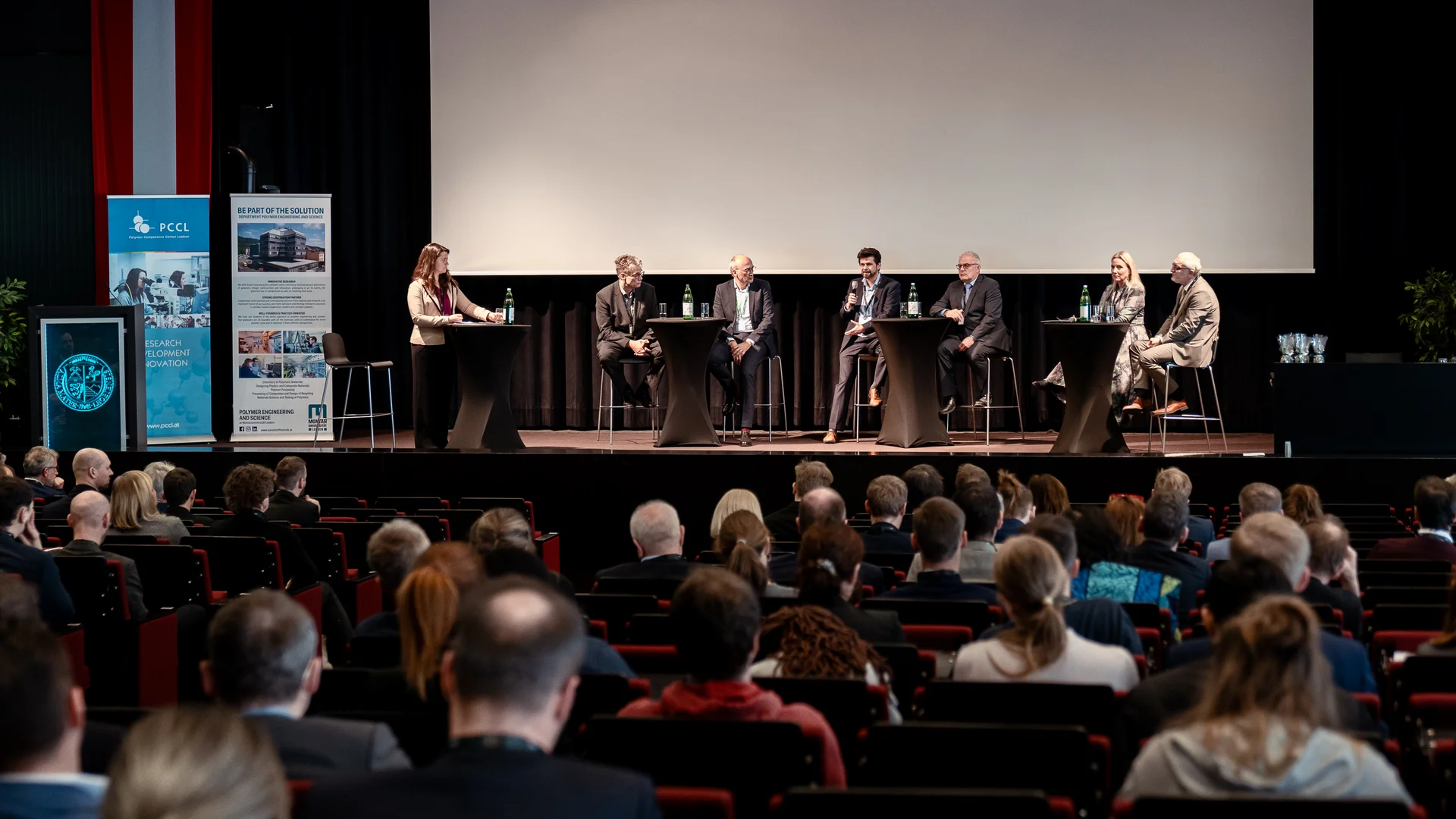 Podiumsdiskussion zum Thema "Kunststoffe in einer Welt ohne Erdöl" mit Harald Bleier, Ecoplus NÖ, Alexander Kronimus, Plastics Europe, Sabine Nadherny-Borutin, Plastics Europe Austria, Markus Seidel, BMW Group Martin Wimmer, Bundesministerium für Klimaschutz, Umwelt, Energie, Mobilität, Innovation und Technologie, Andreas Leitner, OMV AG. Moderiert durch Michaela Plank, Österreichischer Carbon Cycle Circle – Team für nachhaltigen Kohlenstoffkreislauf. Foto: MUL/Tauderer