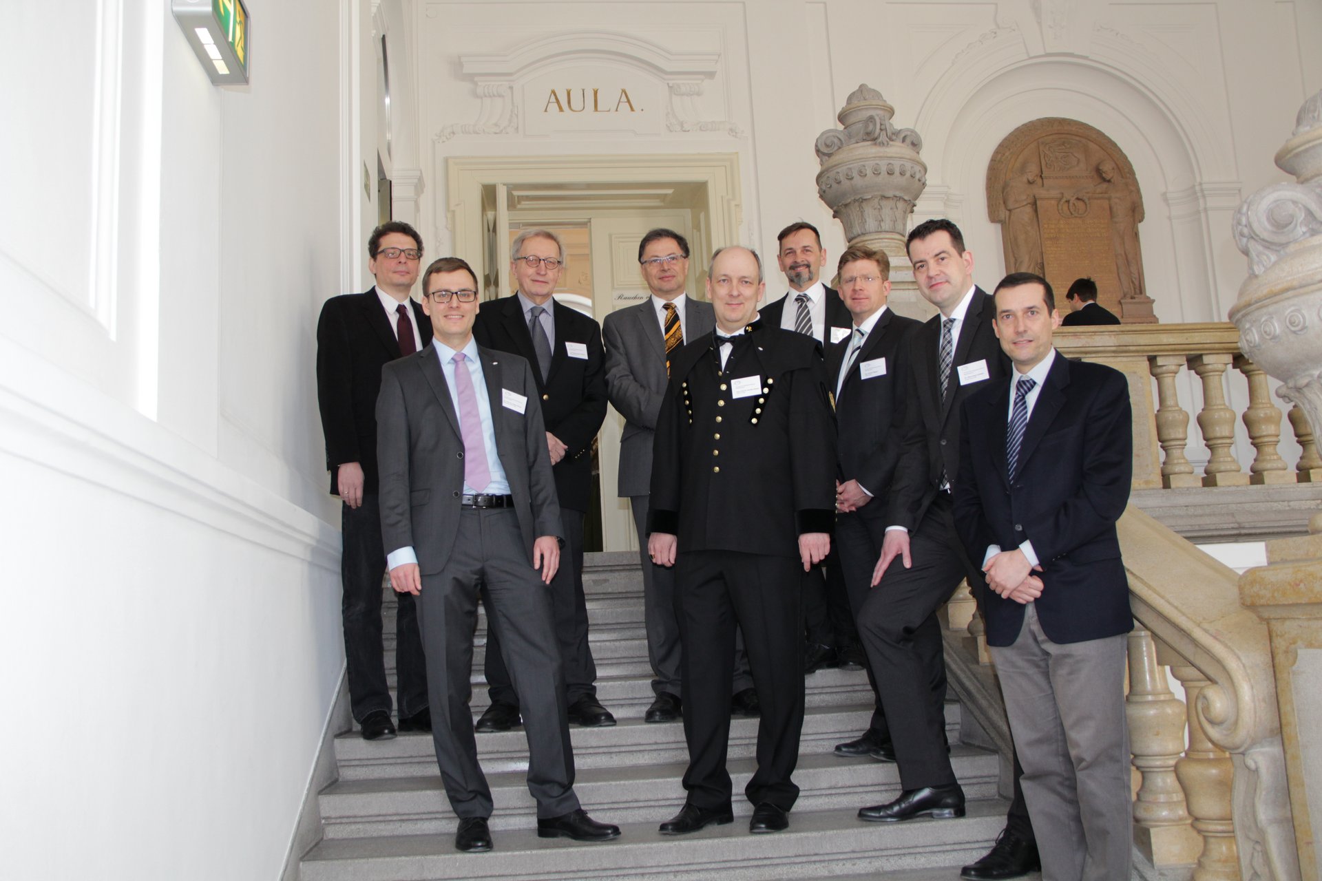  v.l.n.r.: Ao.Univ.-Prof. Jörg Thuswaldner (Montanuniversität), Dr. Martin Leitner (Aalto University Helsinki), Univ.-Prof. Dr. Reinhart Kögerler (Präsident der Christian Doppler Gesellschaft), Rektor Wilfried Eichlseder, Laborleiter Assoz.Pr