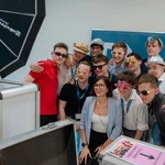 Schüler vor Fotobox auf der Montanuniversität, TU Leoben.
