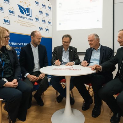 Rector Wilfried Eichlseder and Vice-Rector Peter Moser signed agreement