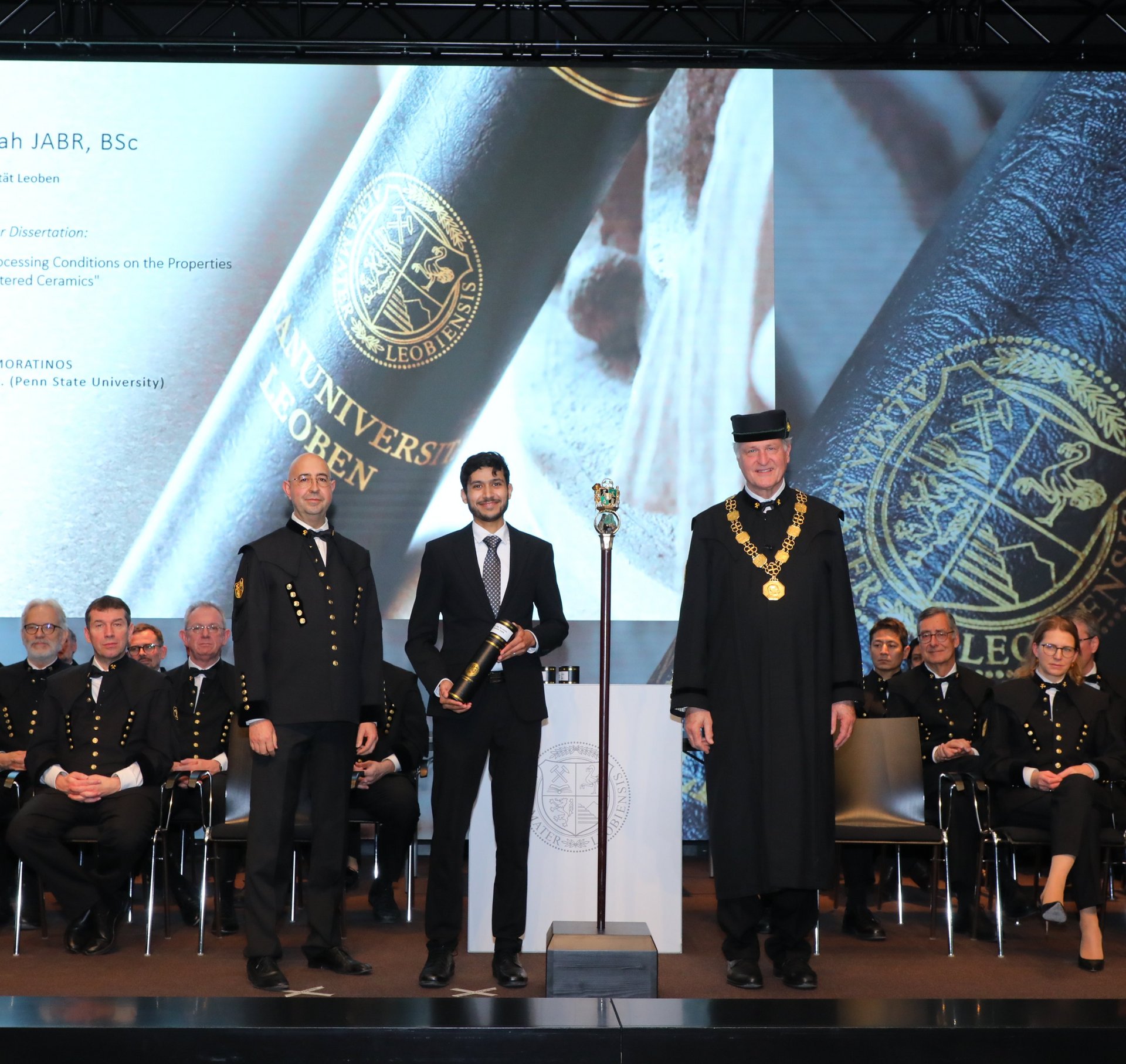In the Front from left to right: Univ.-Prof. Dr. Raul Bermejo, Dipl.-Ing. Dr.mont. Abdullah Jabr and Rector Peter Moser. Photo: © Armin Russold.  