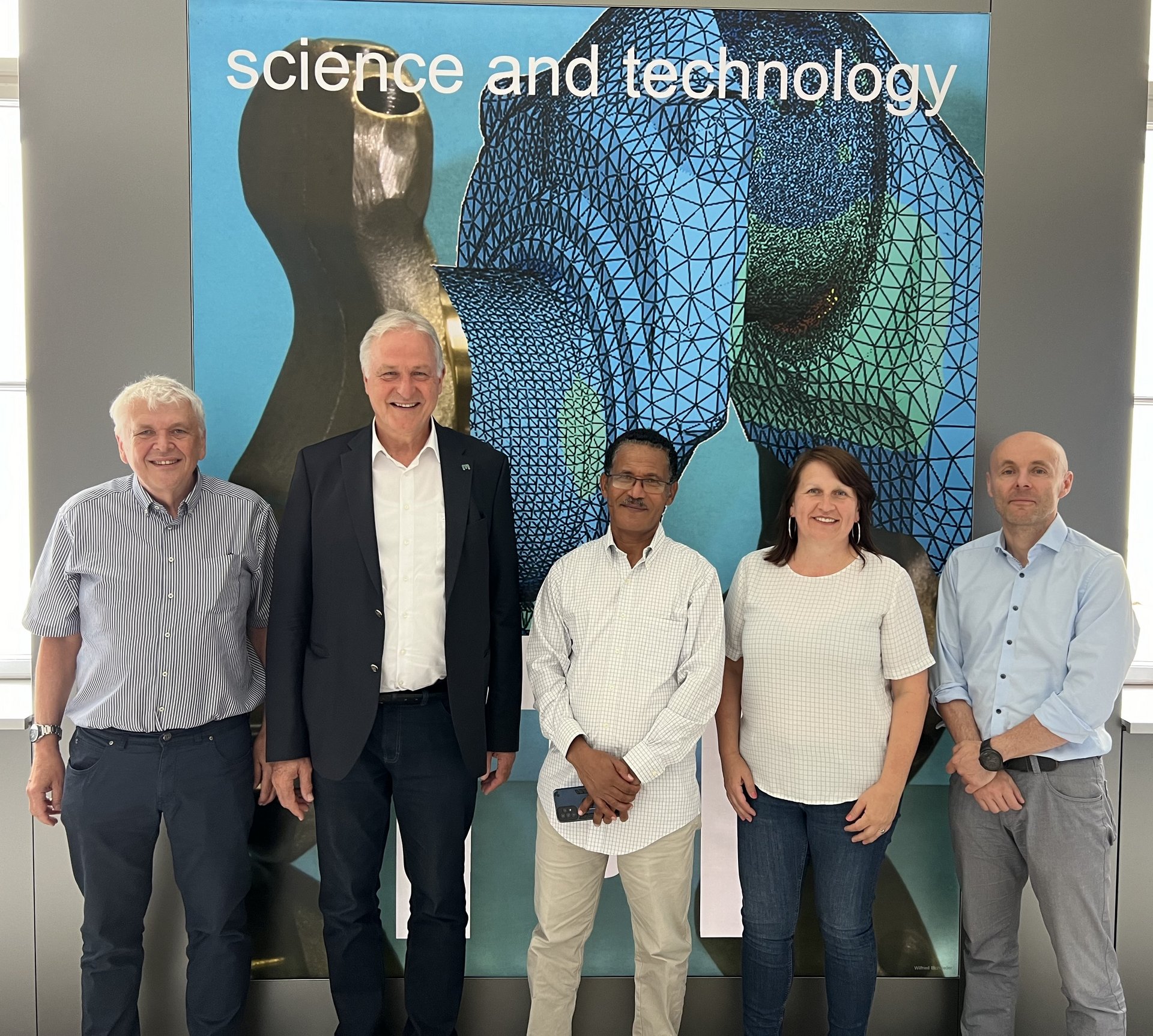 Dr. Reinhard Sachsenhofer, Rektor Peter Moser, Dr. Mirtus Hagos, Dr. Monika Strasser und Dr. Michael Tost (v. l. nach r.) besprachen eine mögliche Kooperation zwischen der Montanuniversität Leoben und der Mekelle University in Tigray, Äthiopien. Foto: © MUL