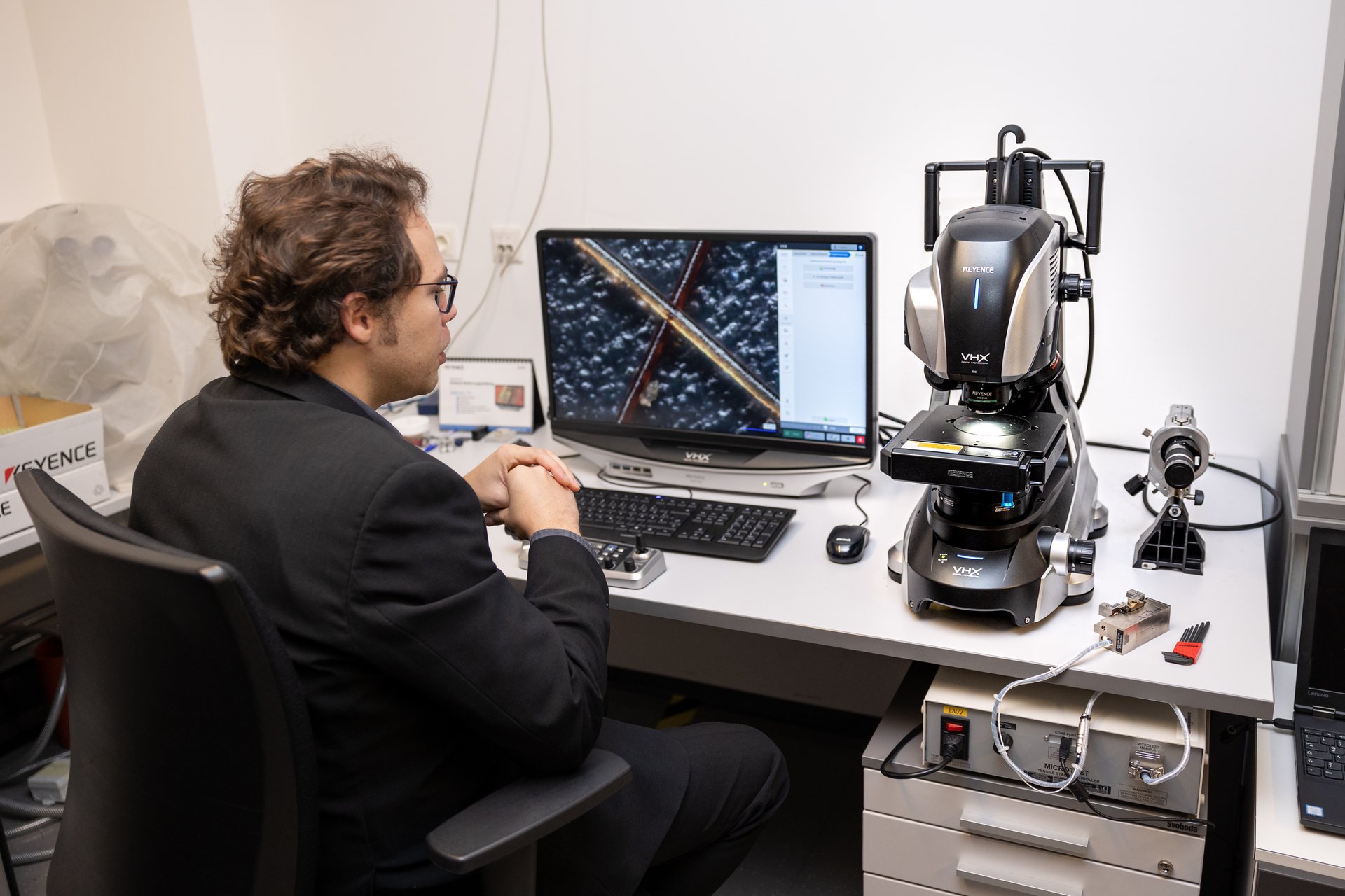Vorstellung des neuen Digitalmikroskops inklusive mikro-mechanischer Prüfeinrichtung